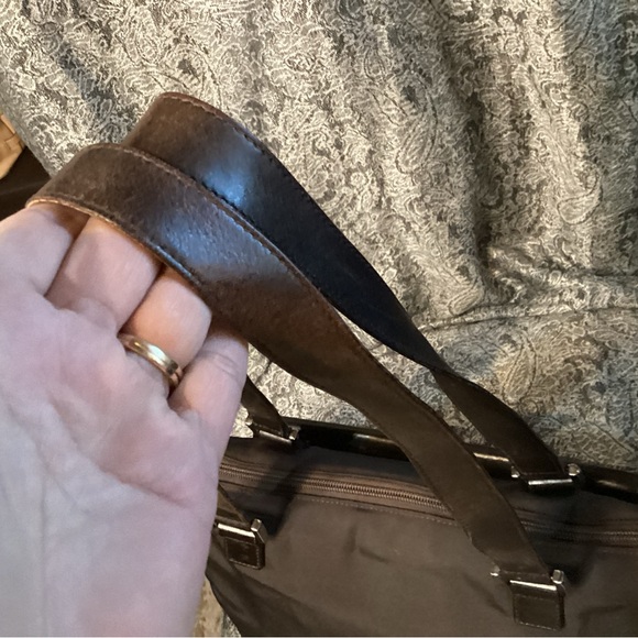 Gucci chocolate brown nylon and leather shoulder bag with silver hardware - Picture 13 of 15